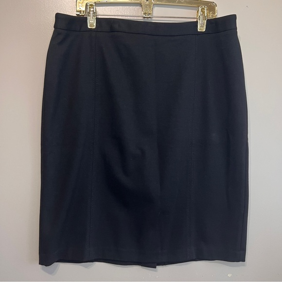Talbots Elegant Black Pencil Skirt Size 16 Stretchy Back Slit Career Length EUC - Picture 1 of 4